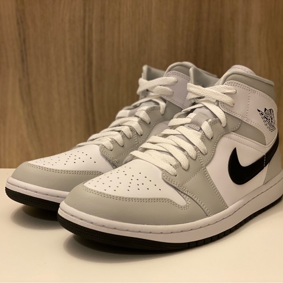 Nike Air Jordan 1 Mid Grey Fog Black White BQ6472-015 Men’s 10.5 / Wmns Size 12 - Picture 3 of 11